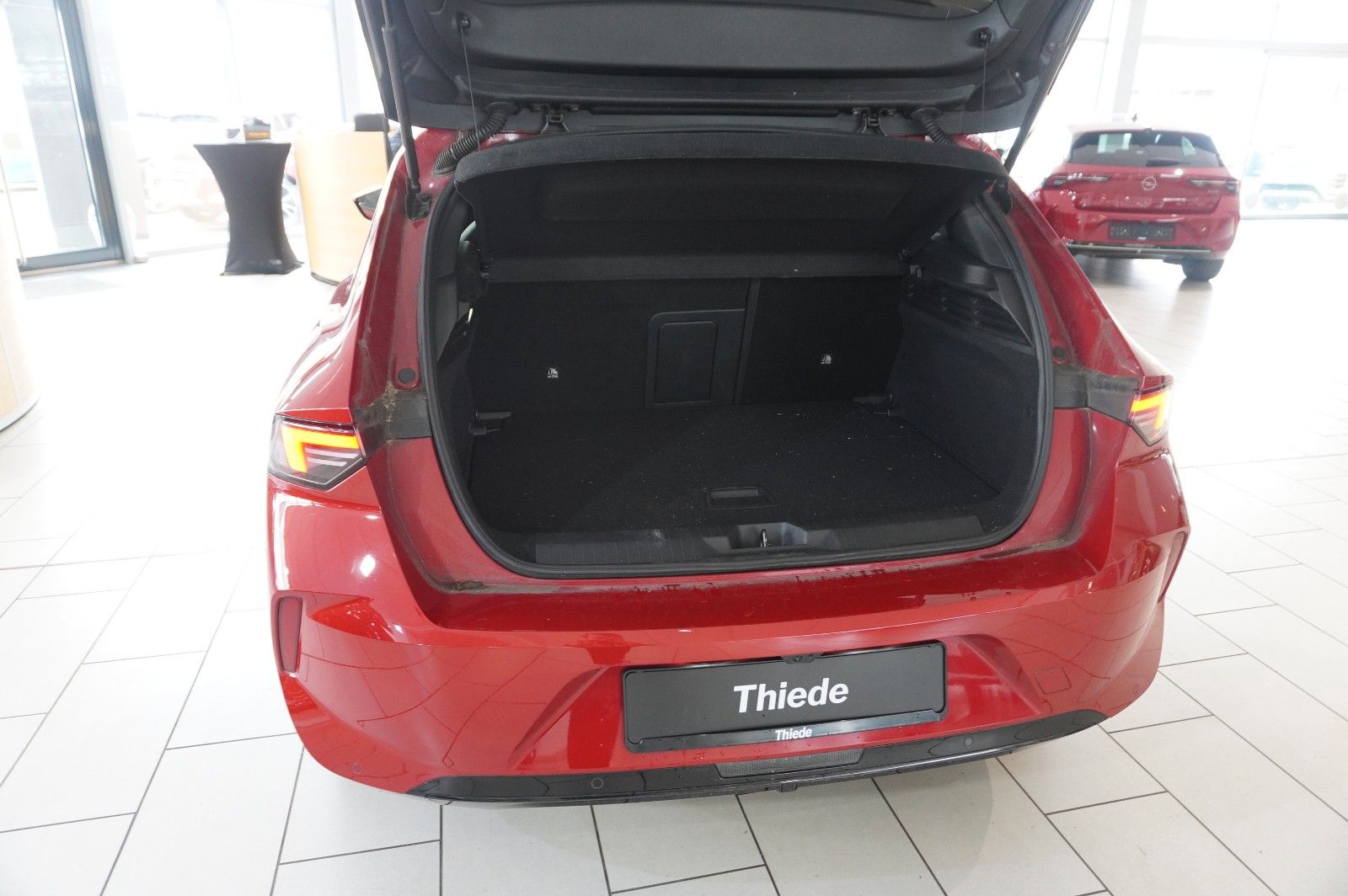Fahrzeugabbildung Opel Astra L Lim. 1.2T ELEGANCE NAVI/LED/KAMERA/SPORT