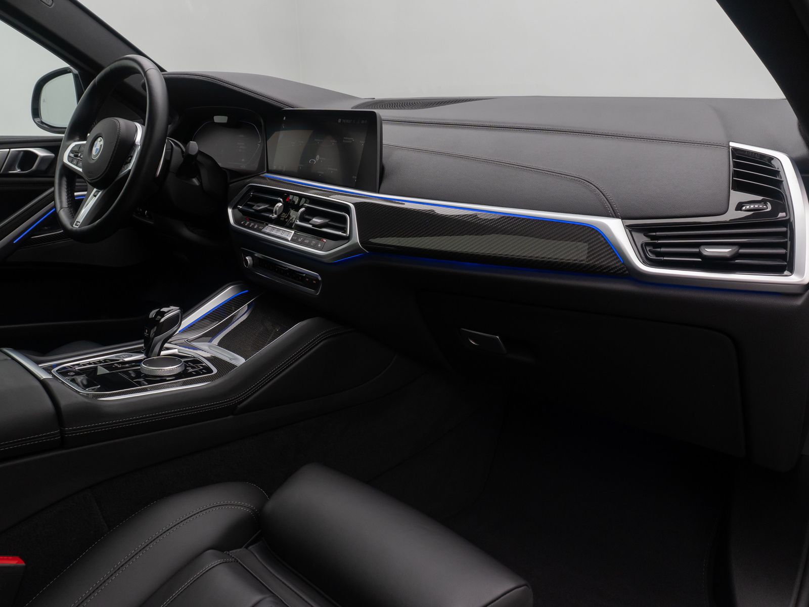 Fahrzeugabbildung BMW X6 xD30d M Sport 360&deg; HUD DAB SkyLounge H/K 21"