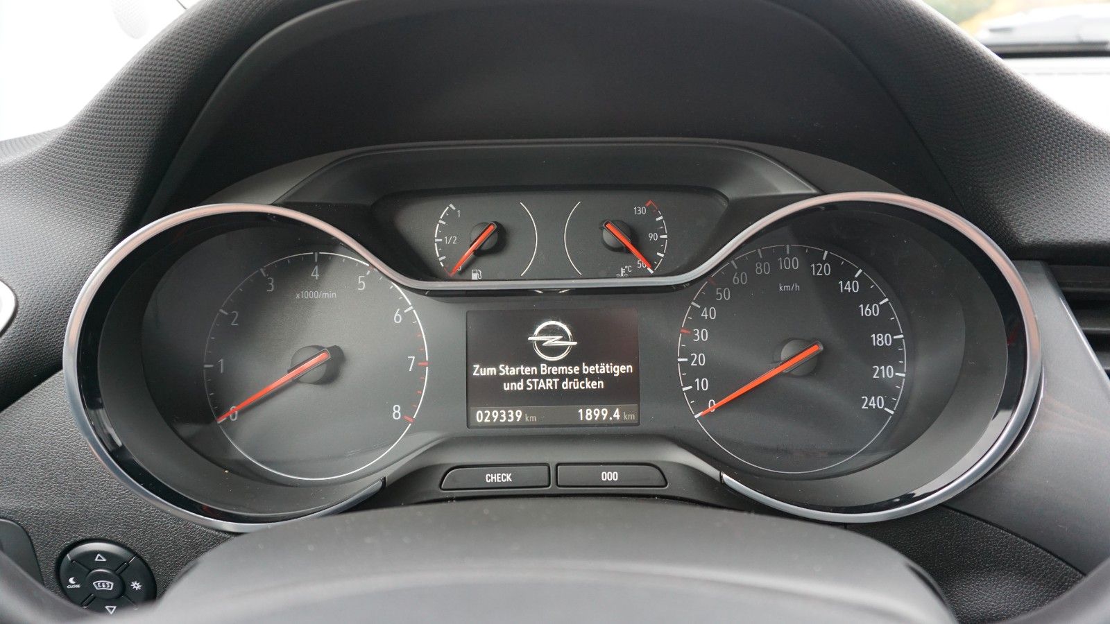 Fahrzeugabbildung Opel Crossland (X) Ultimate, Head Up, Navi, Leder