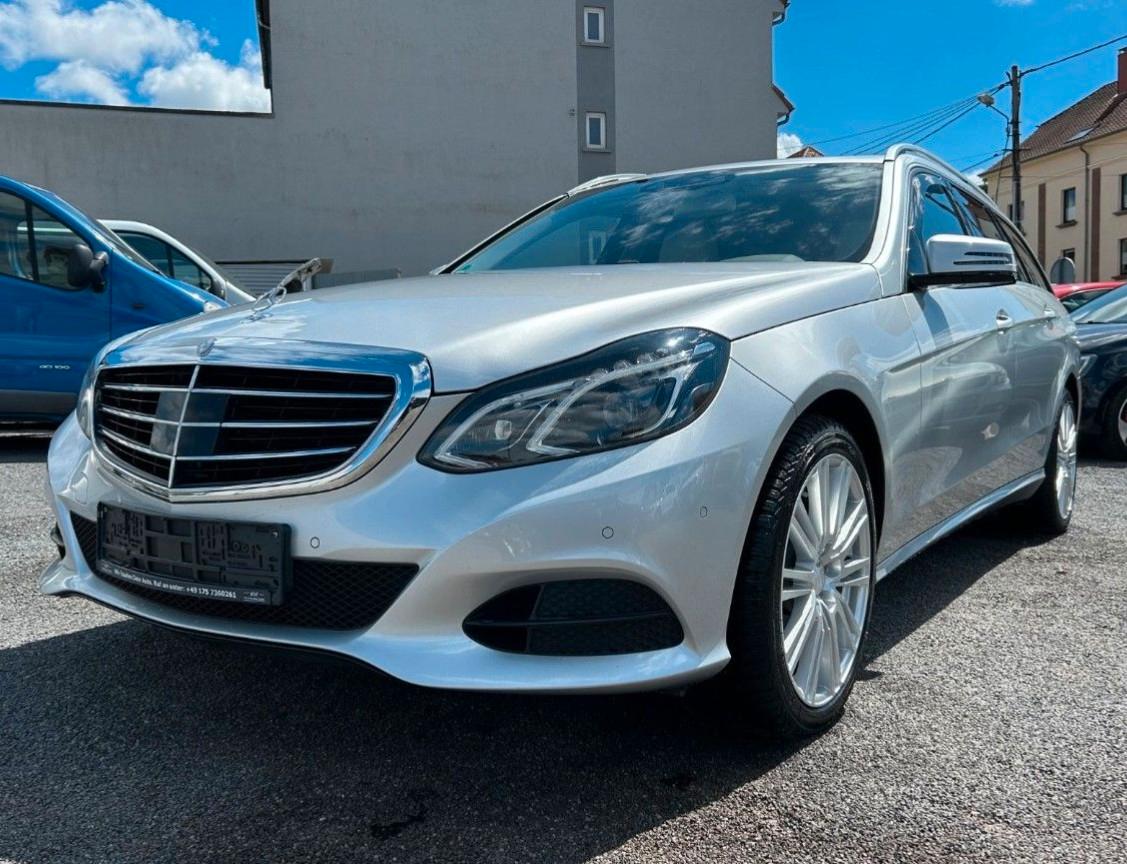 Mercedes-Benz E 250 BT SHZ + ACC + PANO + AHK + LED
