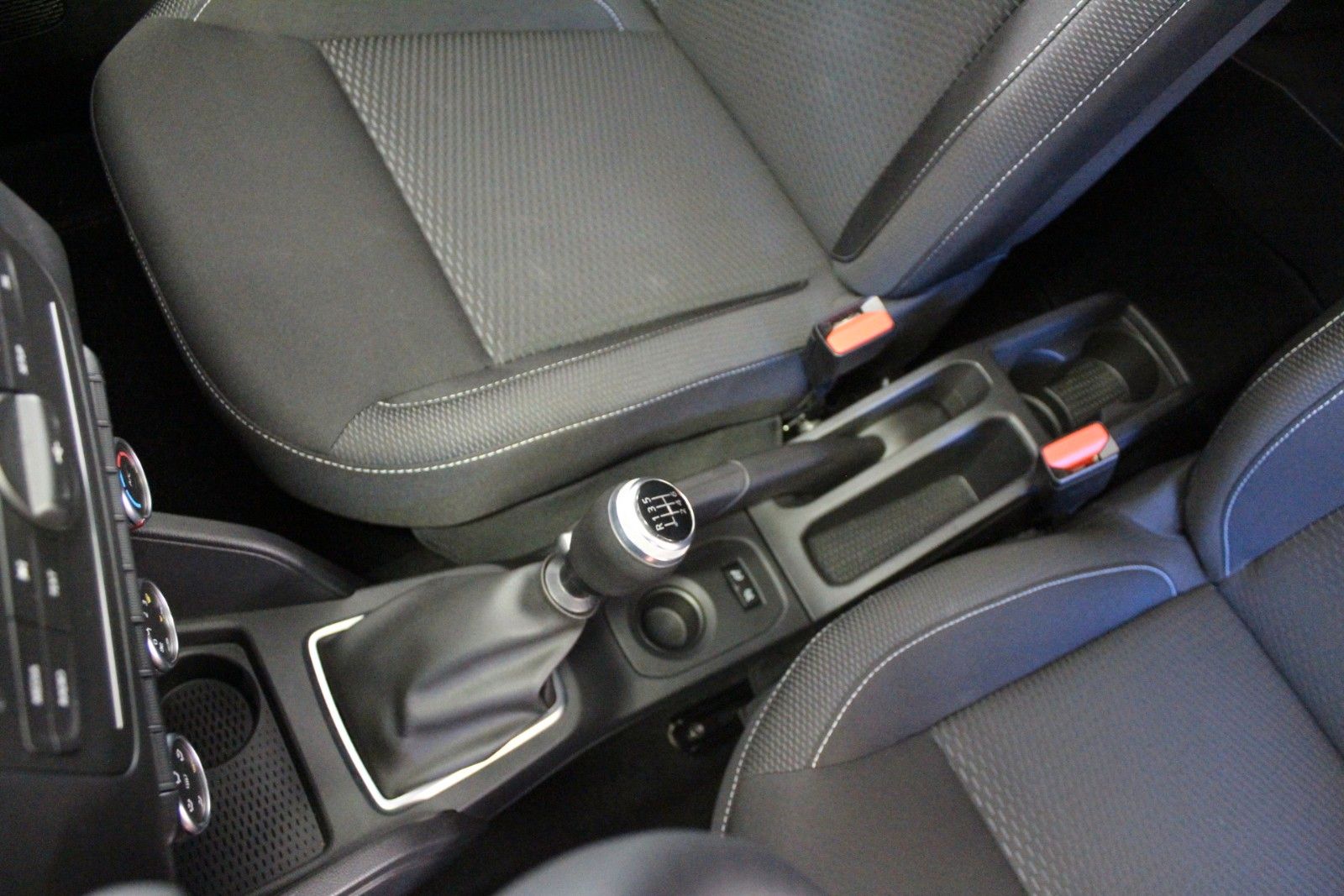 Fahrzeugabbildung Dacia Duster TCe 100 ECO-G LPG Comfort*Allwetter