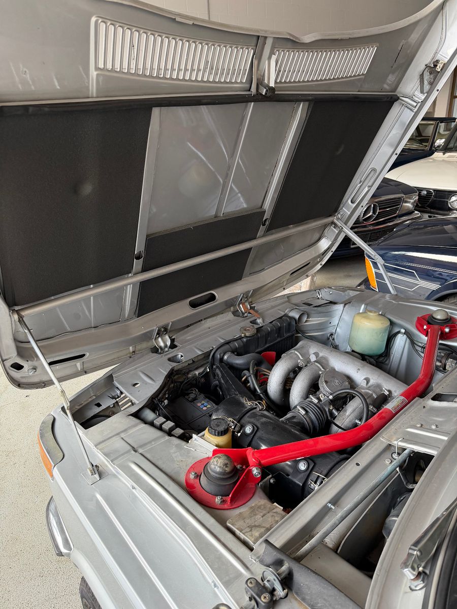 Fahrzeugabbildung BMW 2002 tii Top,7x15 Alpina,Schiebed.,Recaro,Leder