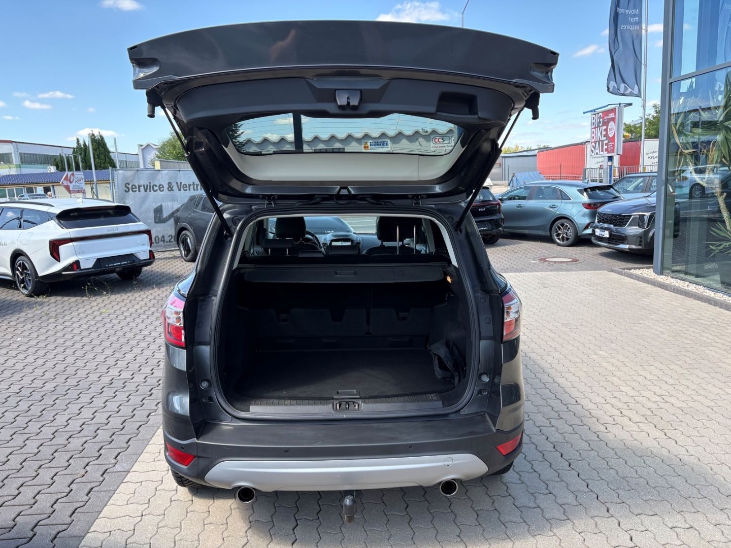 Fahrzeugabbildung Ford Kuga Titanium AHK Beheizbare WSS Allwetter