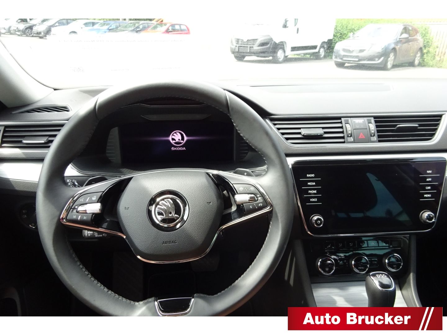 Skoda Superb Combi Ambition 2.0 TDI Navi Alu FSE LED foto 16