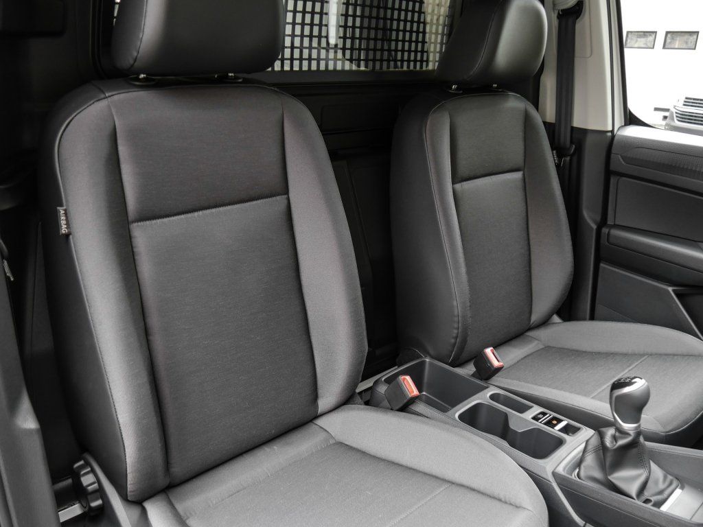 Fahrzeugabbildung Volkswagen Caddy Cargo 1.5 TSI PDC hinten