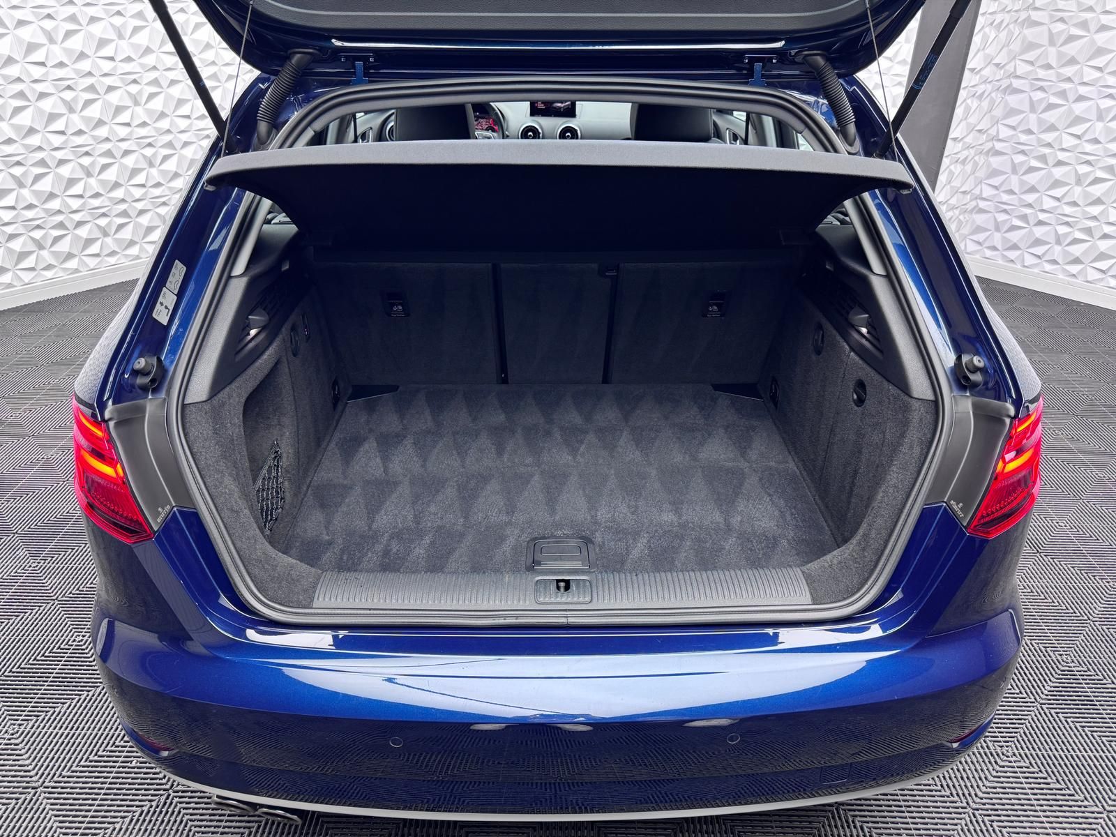 Fahrzeugabbildung Audi SPORTBACK 40 TFSI QUA/ACC/AHK/RCAM/MATRIX/VIRTUA