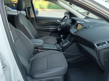 Ford Kuga - 12