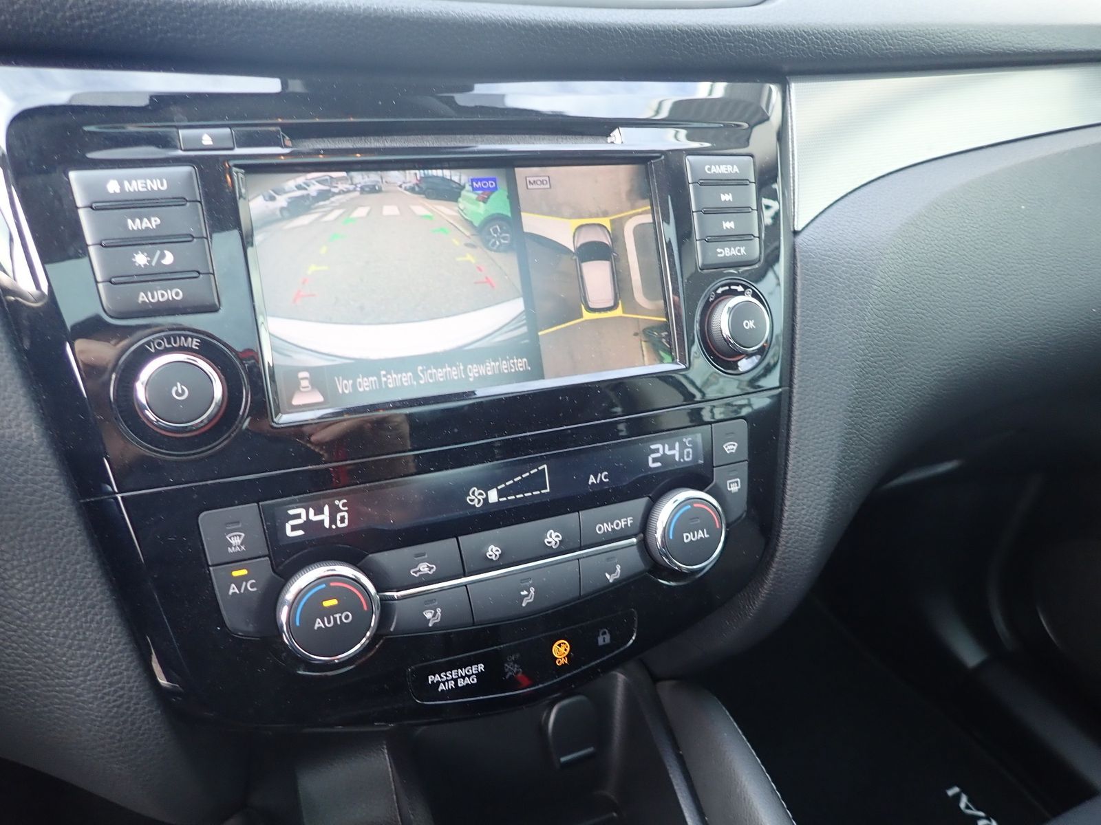 Fahrzeugabbildung Nissan Qashqai N-Connecta 1.3 DIG-T 160PS DCT