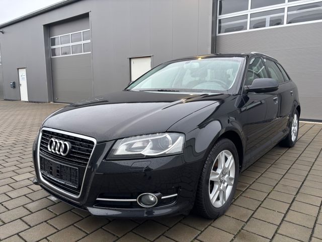 Audi A3 Sportback 2.0 TDI Attraction/XENON//SHZ/PDC