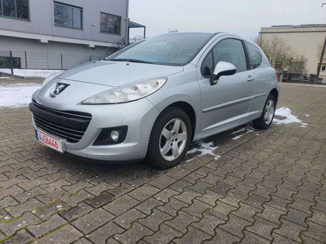 Peugeot 207 Premium / Facelift/bj 2011