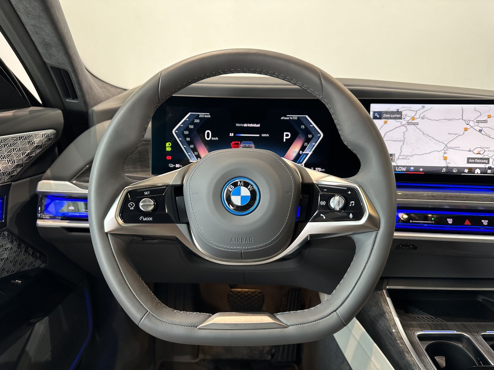 Fahrzeugabbildung BMW i7 eDrive50 Limousine B&W Surround Pano. Sky Lou