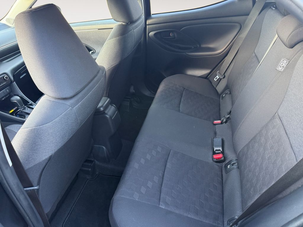 Fahrzeugabbildung Toyota Yaris Hybrid 116 1.5 VVT-i Teamplayer