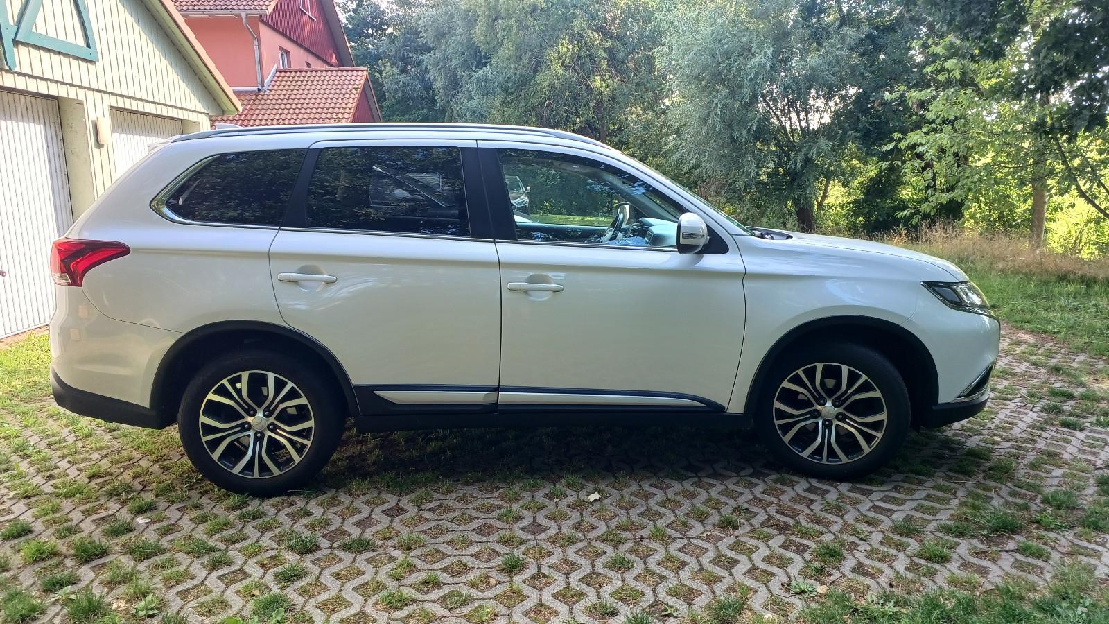 Mitsubishi Outlander 2.0 MIVEC Edition 100 ClearTec 2WD...