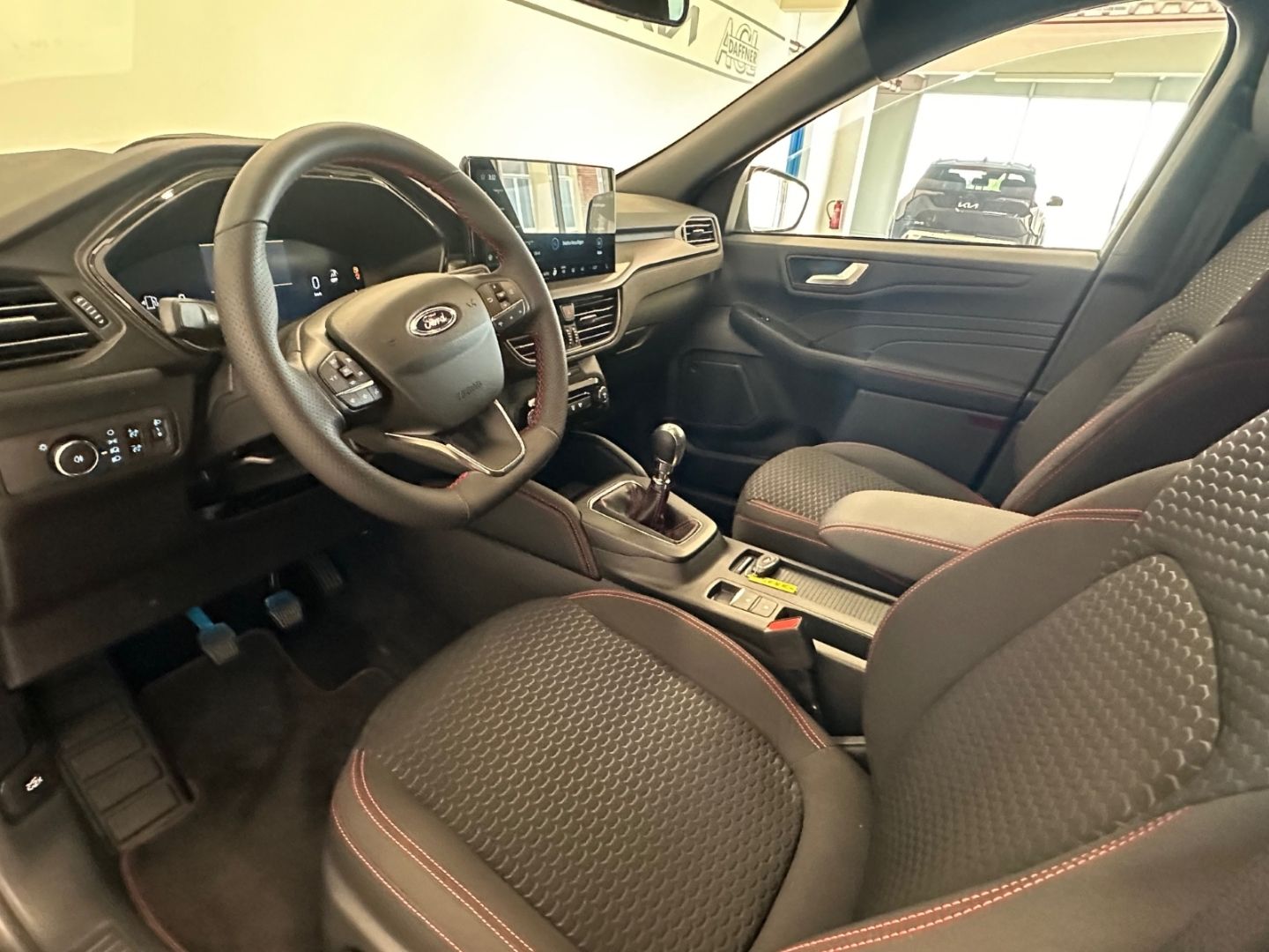 Fahrzeugabbildung Ford Kuga ST-Line 1.5 LED Kamera Induktives laden