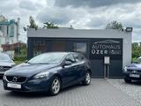 Volvo V40 Kinetic 2.0 D2 KLIMA/PDC/NAVI/KAMERA/SITZH - Volvo in Neumünster