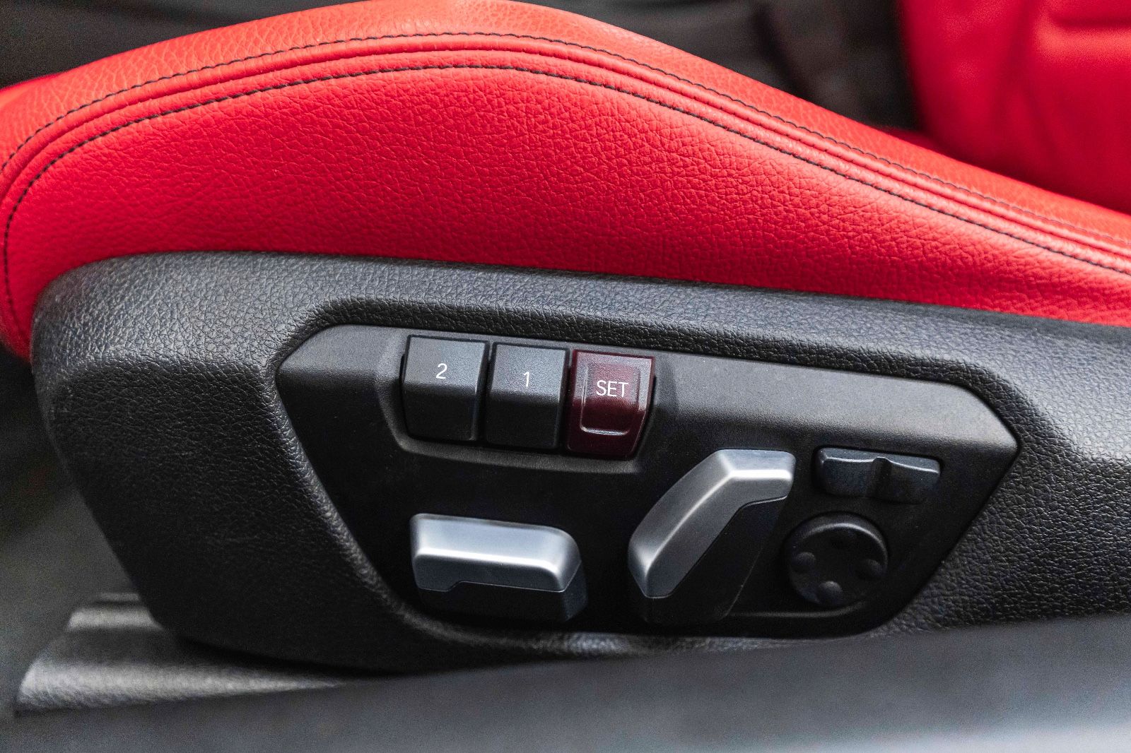 Fahrzeugabbildung BMW 430i M-PERFORMANCE HUD LED KAM NAV TOTW HIFI