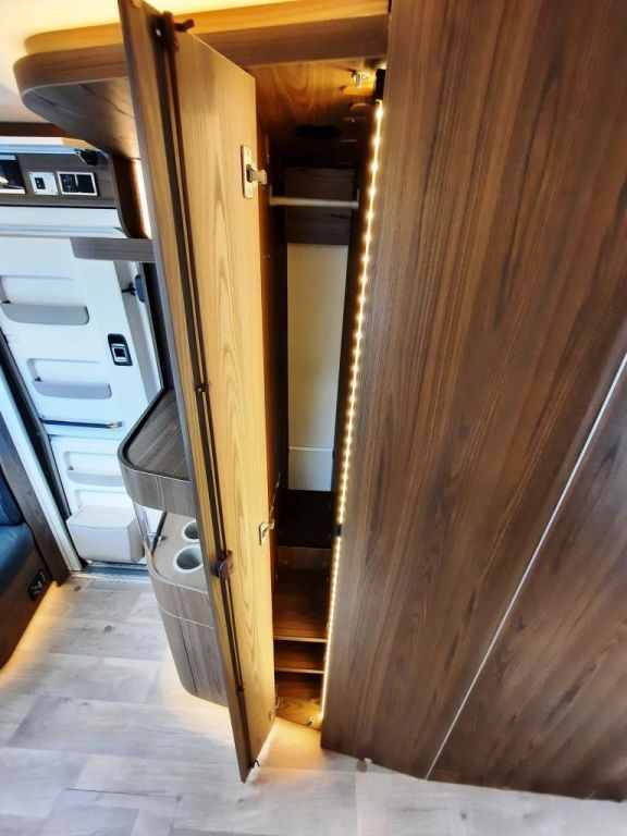 Fahrzeugabbildung HYMER / ERIBA / HYMERCAR Touring 820 Verfüg./Sparen Sie 31.910,- €