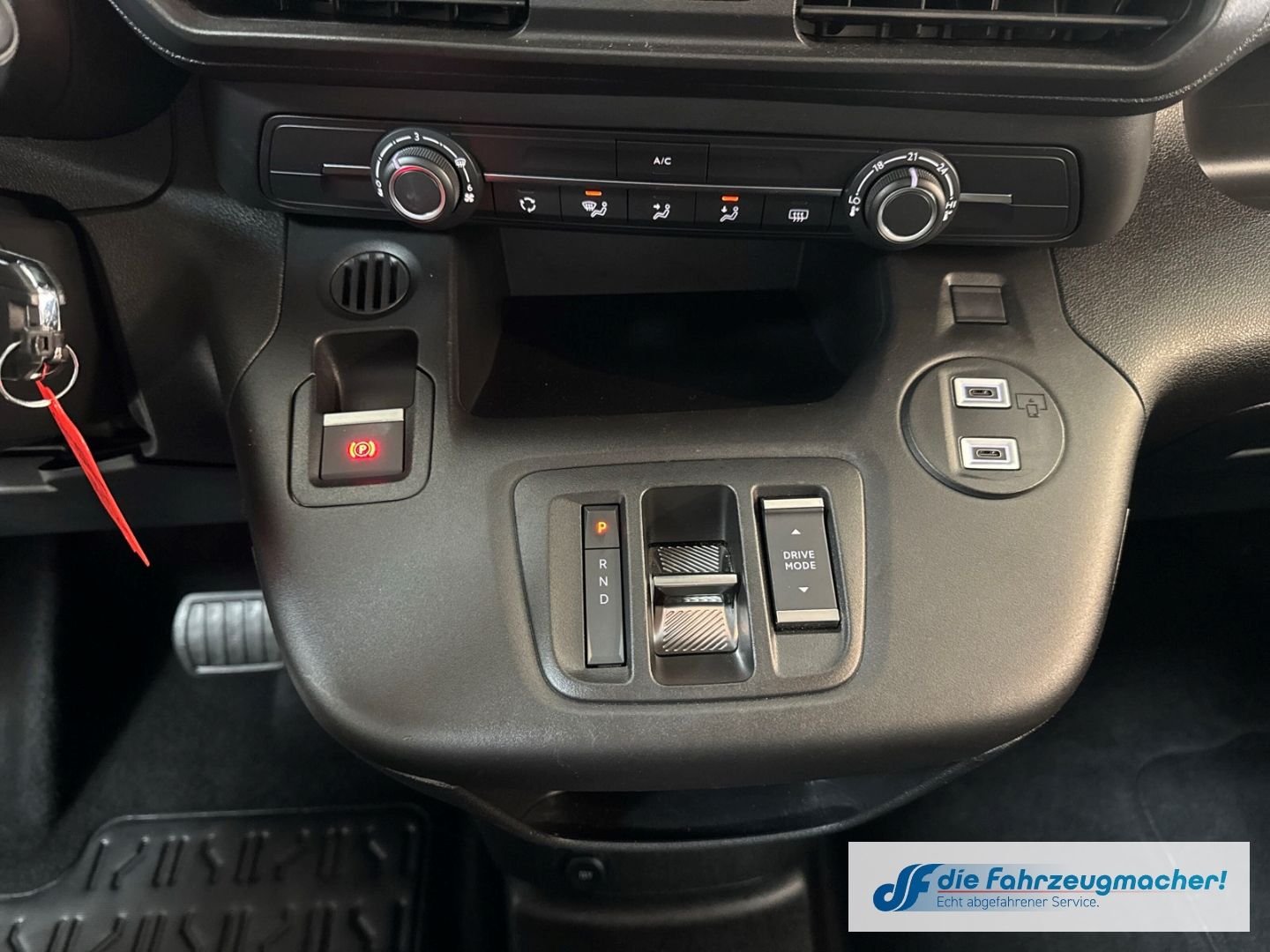 Fahrzeugabbildung Citroën Berlingo Plus Elektromotor M LED Apple CarPlay A
