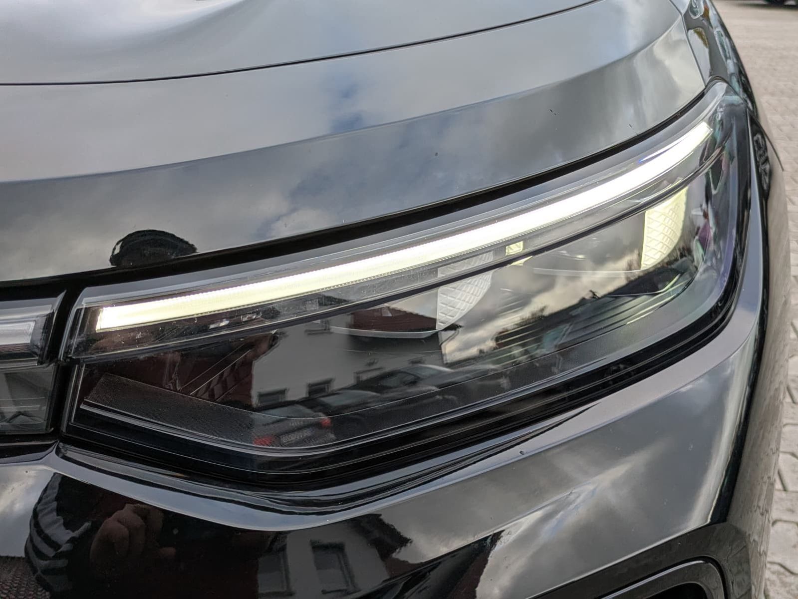 Fahrzeugabbildung Volkswagen Tayron 2.0 TDI 4M R-Line 7Si*MATRIX*AHK*PANO*HUD