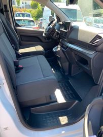 Bild 28 Opel Vivaro Kombi XL 9 Sitze 8 AT FLÜGELTÜREN