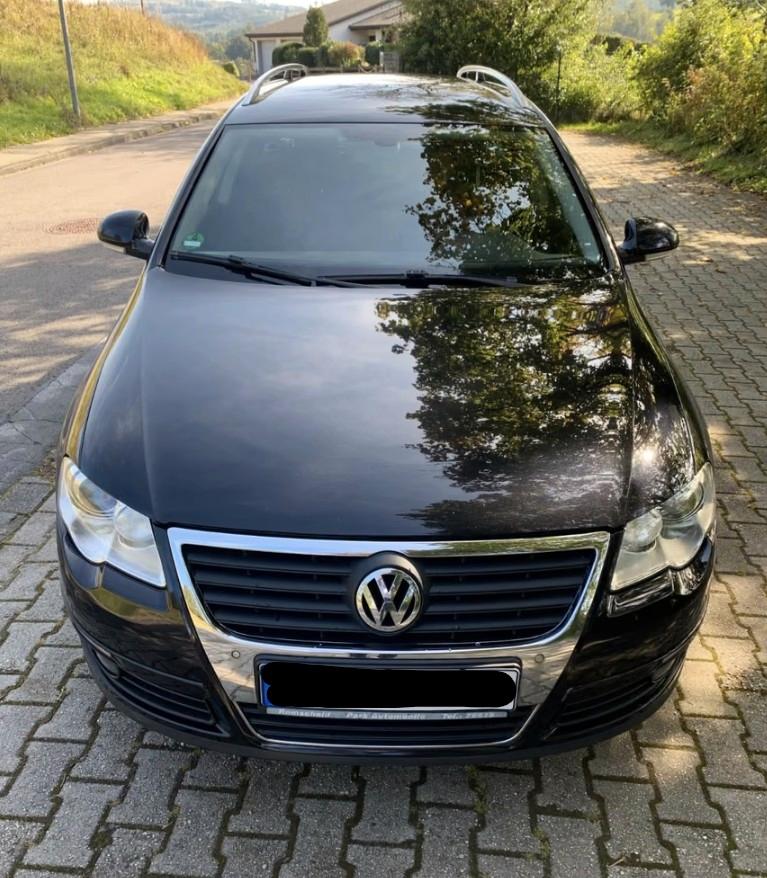 Volkswagen Passat 2005 — rear view
