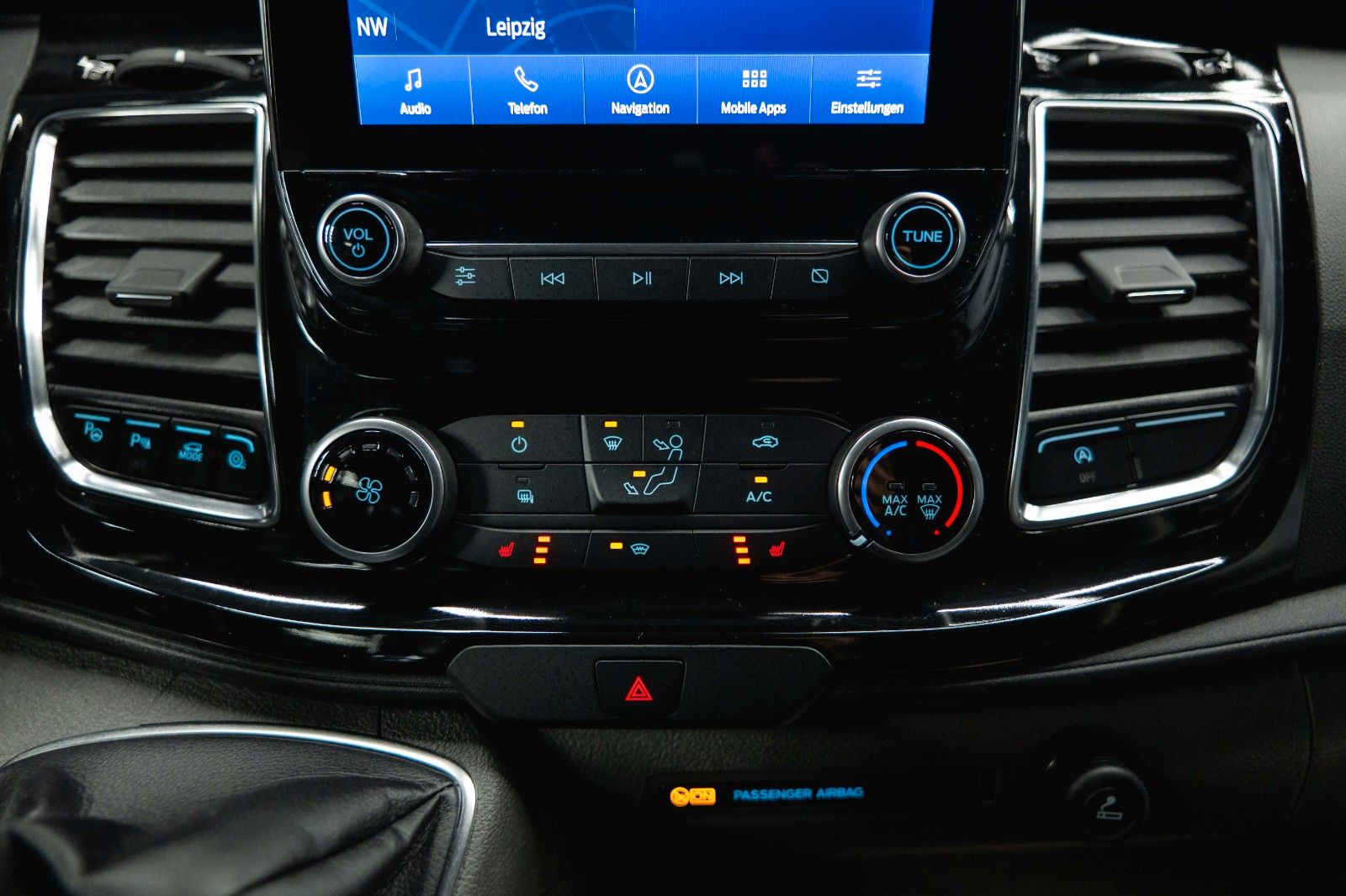 Fahrzeugabbildung Ford Transit Custom Kombi 320 L1 Mixto Sport *LED*19%