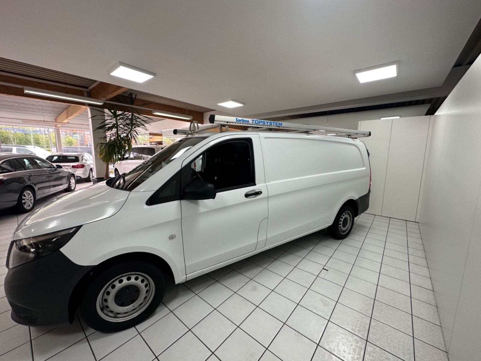 Fahrzeugabbildung Mercedes-Benz Vito Kasten 111 CDI FWD extralang*Navi*Tempomat*