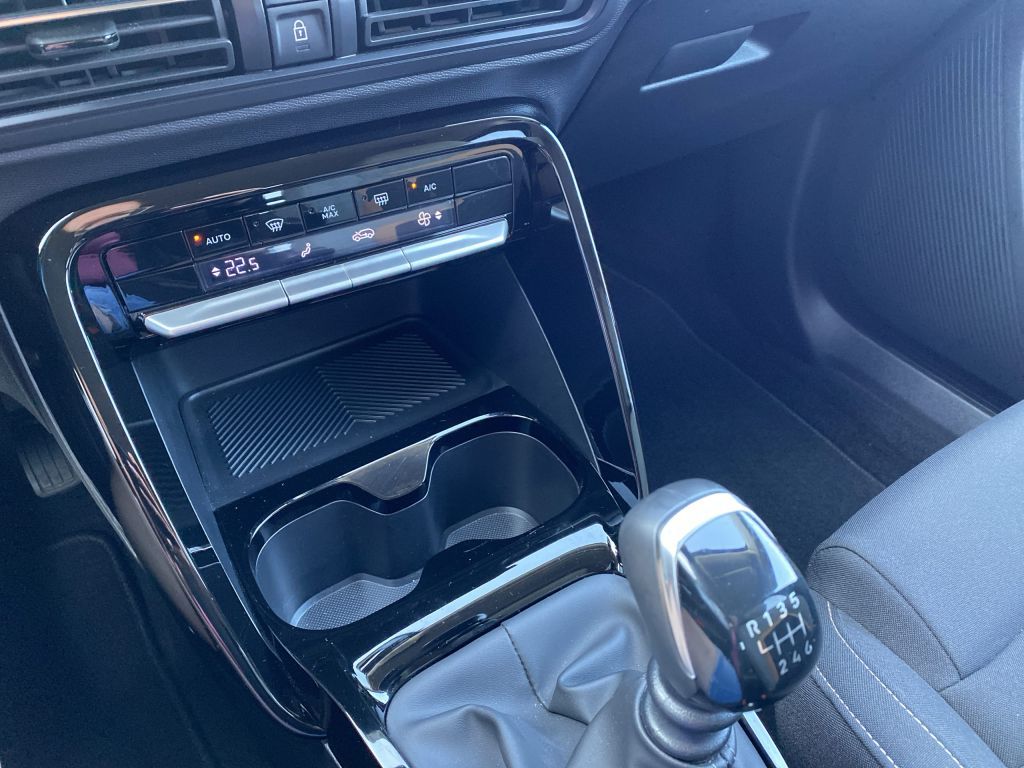 Fahrzeugabbildung Citroën C3 Aircross Turbo 100 PLUS *LED*CAM*Tempomat*