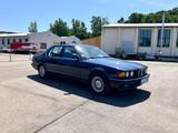 BMW 735 - blaue BMW 735