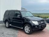 Mitsubishi Pajero 3.2 DI-D Instyle*NUR 128TKM*NAVI*7SITZER* - Mitsubishi aus 2010: Geländewagen