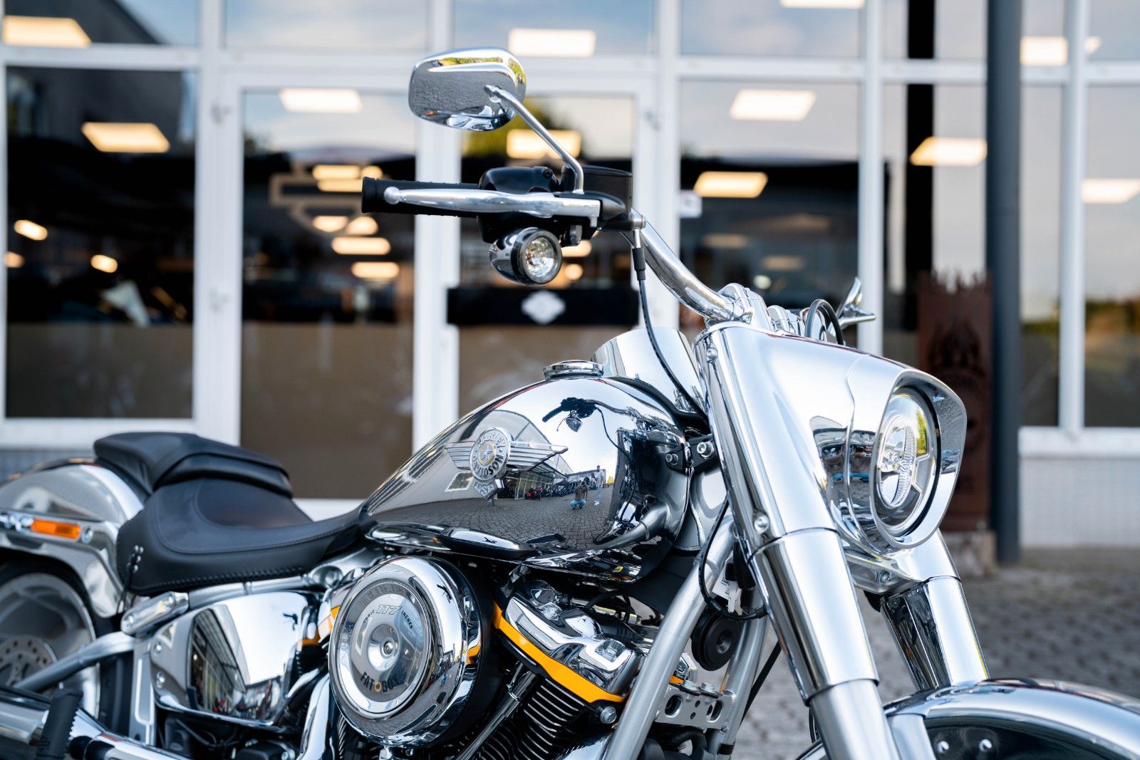 Fahrzeugabbildung Harley-Davidson FLSTFI Fat Boy Gray Ghost - Neuwertig -