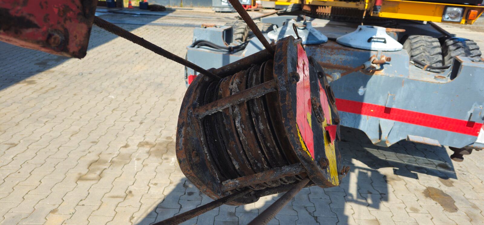 Fahrzeugabbildung Sennebogen 630 30t Mobilkran / Teleskopkran + JIB