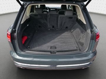 Volkswagen Touareg - 11