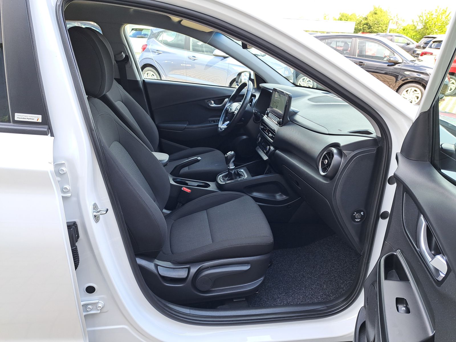 Fahrzeugabbildung Hyundai Kona Intro LED NAVI KAMERA KRELL WINTERPAKET