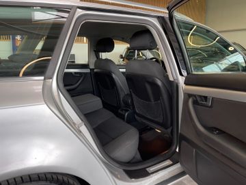Audi A4 Avan 3.0 TDI quattro *SZHZ*PDC*TEMPOMAT*KLIMA