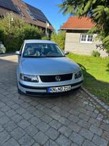 Volkswagen Passat 1.6 Basis - gebrauchte VW Passat aus dem Jahr 1998