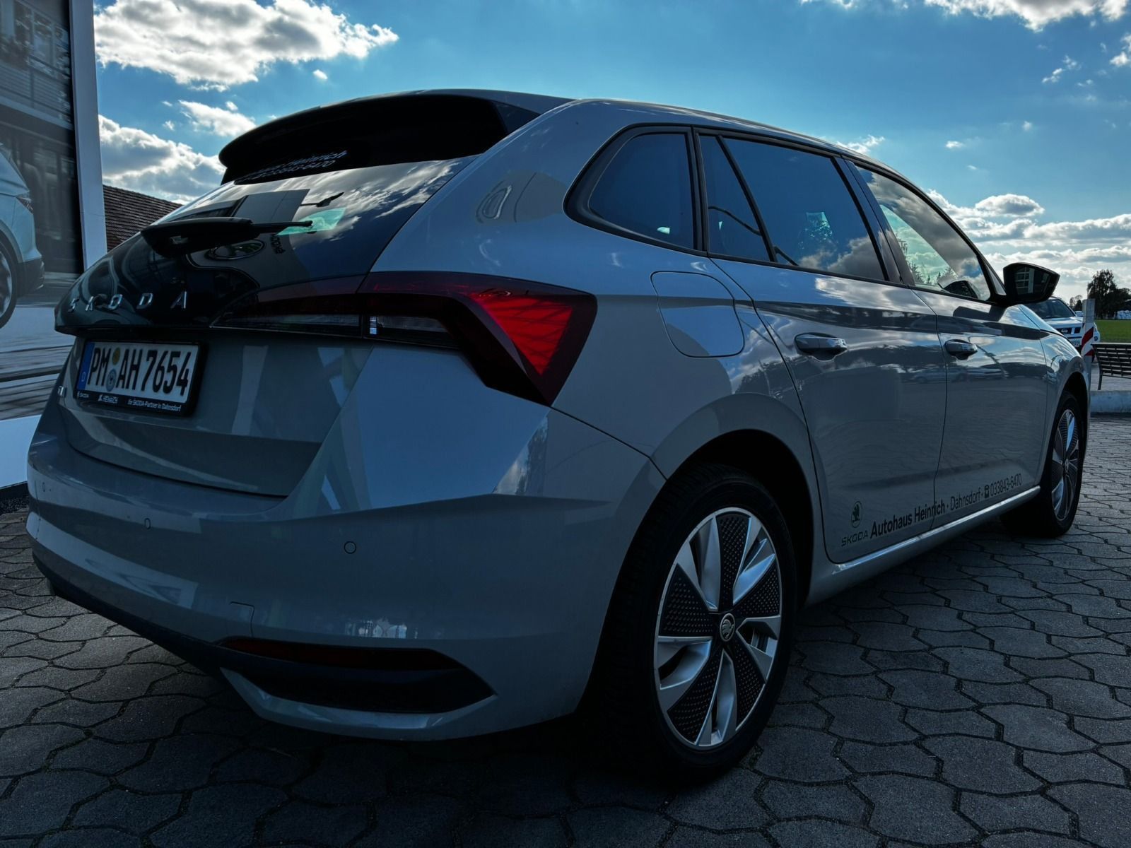 Fahrzeugabbildung SKODA Scala TSI DSG*RFK*NAVI*LED