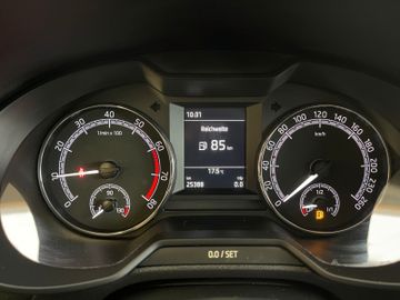 MYAUTOCENTER – Gebraucht- und Jahreswagen mit Werkstattservice in Pfaffenhofen Skoda Octavia Lim. Active *1. Hand*LED*Klima*PDC*TÜV*