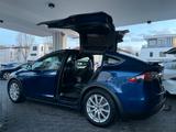 Tesla X Verbesserte Autopilot/CCS/AHK - Tesla Model X aus 2017