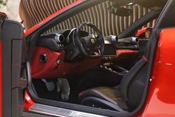 صورة 7 لـ 2018 Ferrari GTC4LUSSO