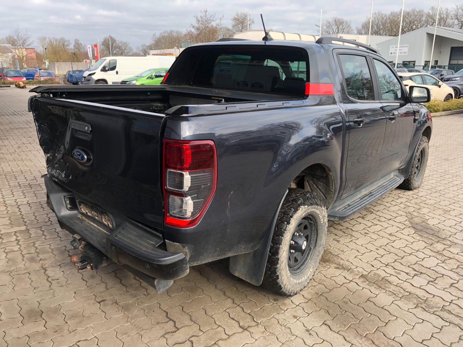 Fahrzeugabbildung Ford Ranger Wildtrak Doppelkabine 4x4 Unfall
