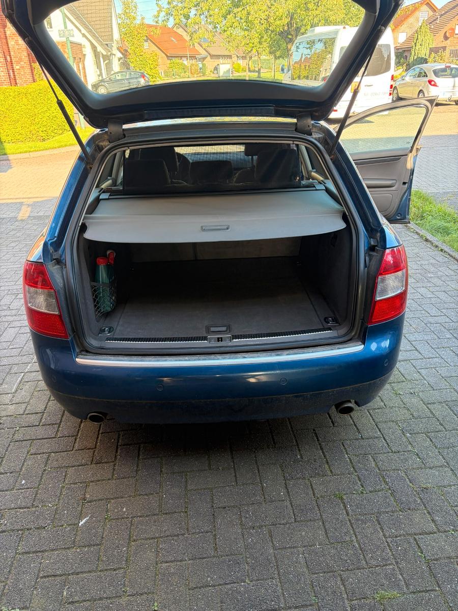 Audi A4 2004 — photo 10