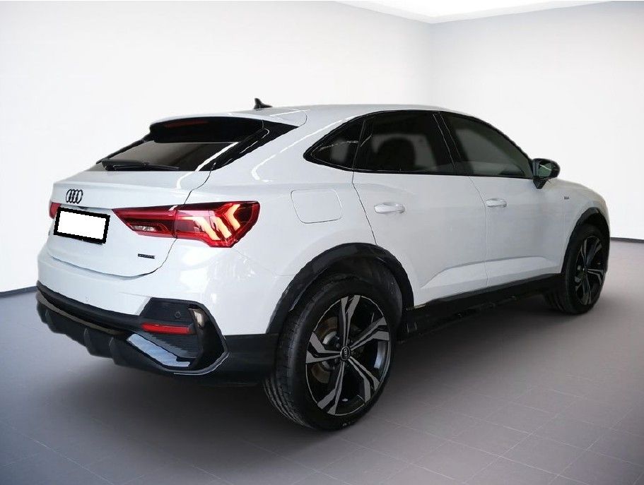 Image of Audi Q3
