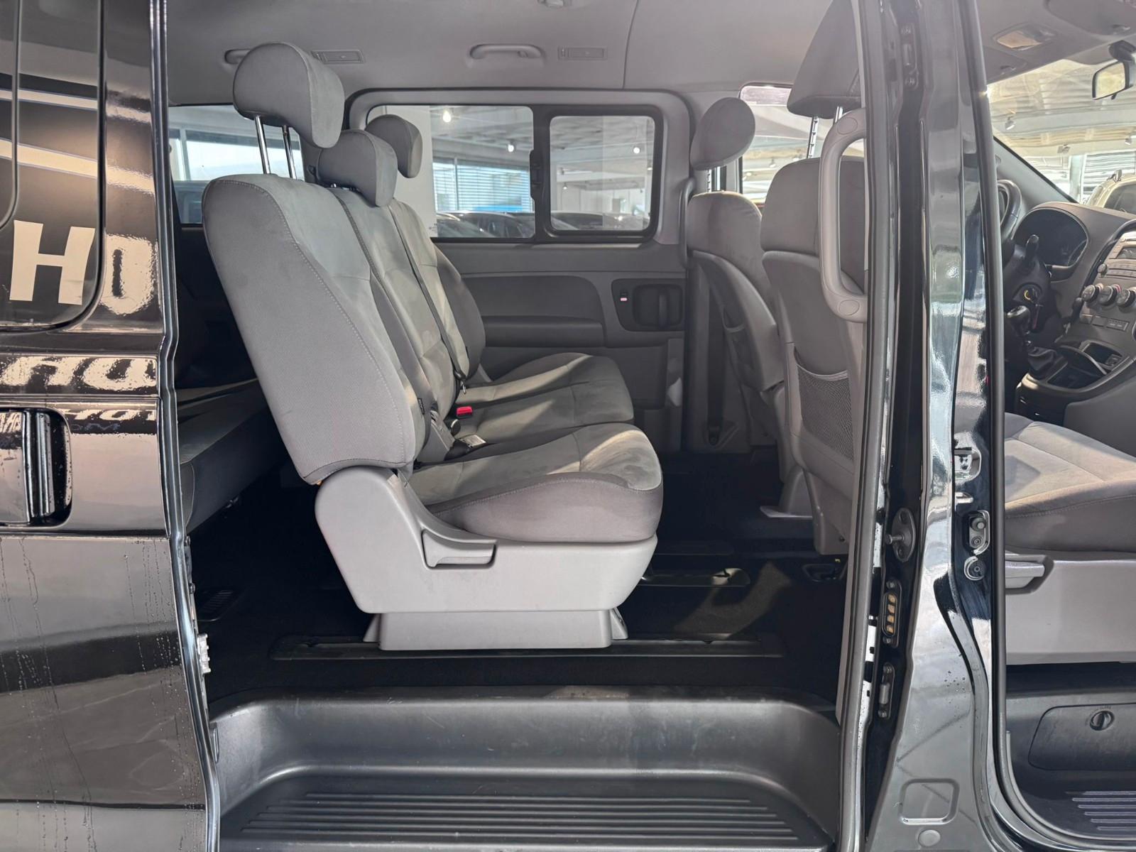 Hyundai H-1 Travel Comfort *8-Sitzer*Klima*AHK 2,3t*