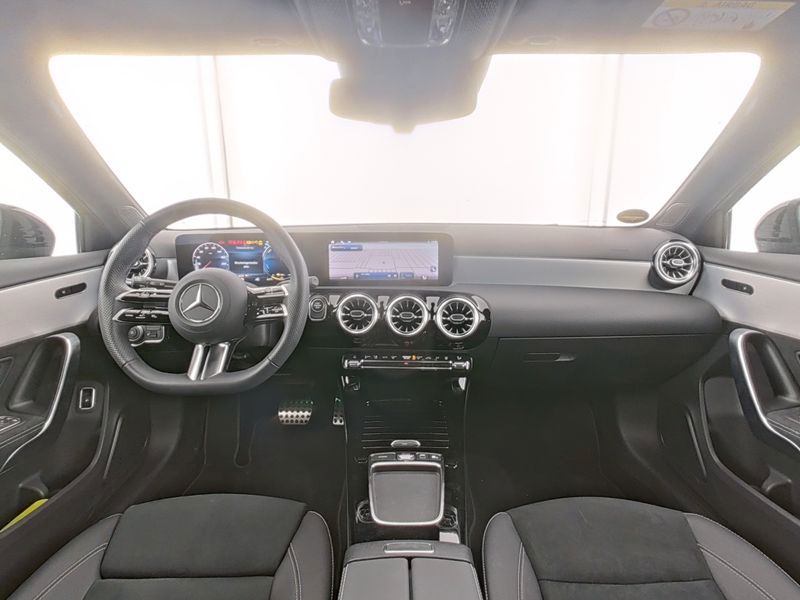 Fahrzeugabbildung Mercedes-Benz A 250 e AMG Special Edition+Night+11kW+Totw+Kam