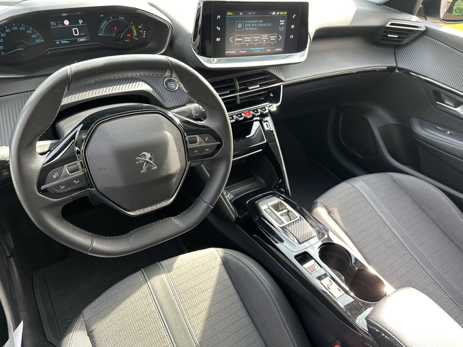 Fahrzeugabbildung Peugeot 208 e Allure 5-Türer NAV+LED+180°-KAMERA+SHZ+1HD