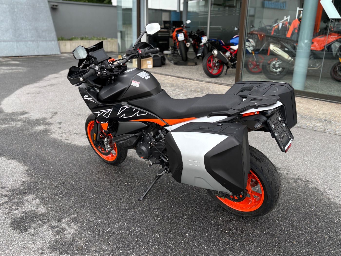 Fahrzeugabbildung KTM 890 SMT Modell 2023 Quickshifter, 2x Koffer