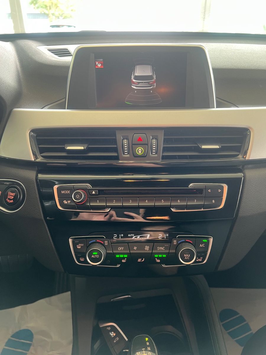 Fahrzeugabbildung BMW X1 sDrive 18 d Advantage *LED*NAVI*SITZHEIZUNG*