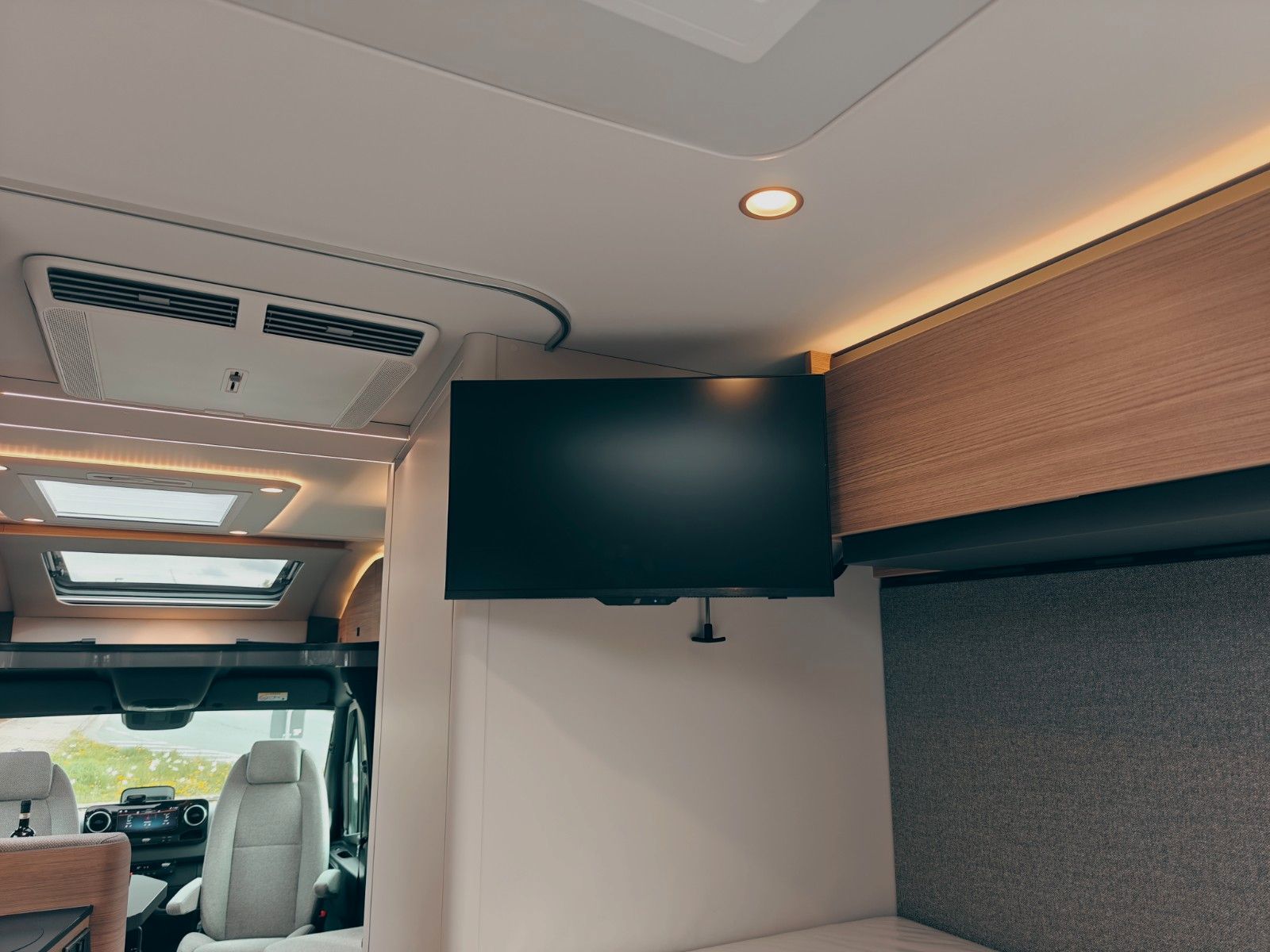 Fahrzeugabbildung HYMER / ERIBA / HYMERCAR B-KLASSE MC T 680 PREMIUM - SOFORT LIEFERBAR!