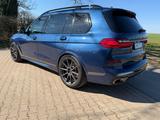 BMW X5 M50 M50d - - blaue BMW X5 M50